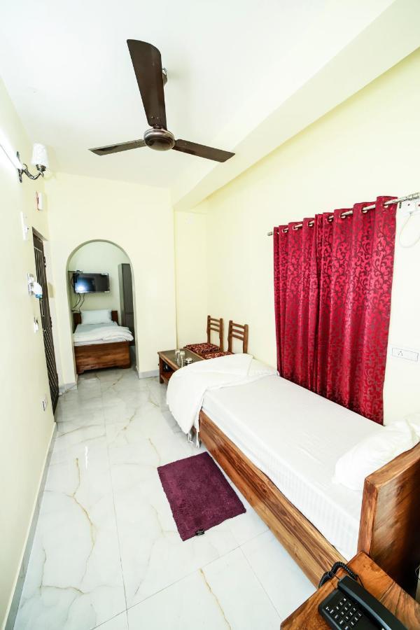 Rishika Guest House And Banquet Calcutta Exteriör bild