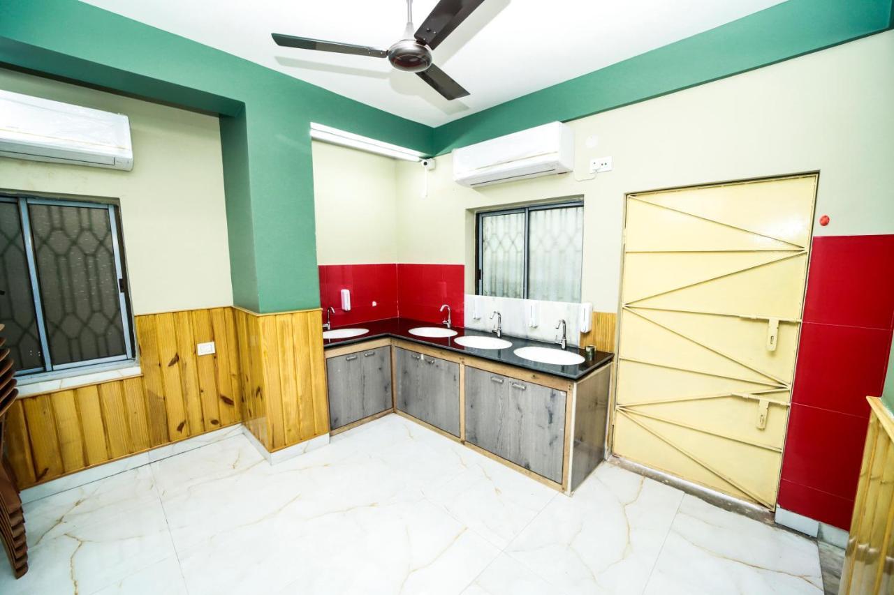 Rishika Guest House And Banquet Calcutta Exteriör bild